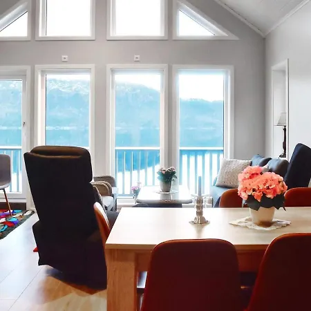 8 Person In Tatil Evi